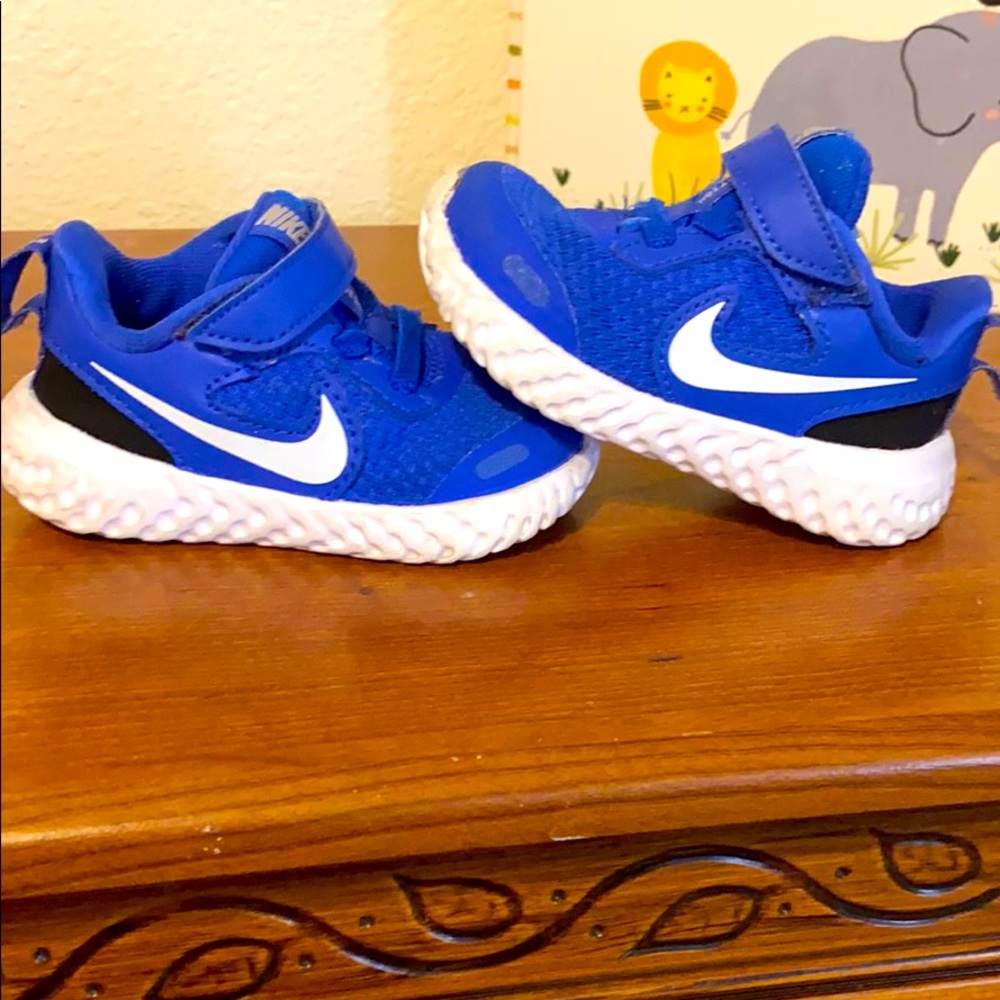 Nike Revolution #5 size 4c blue